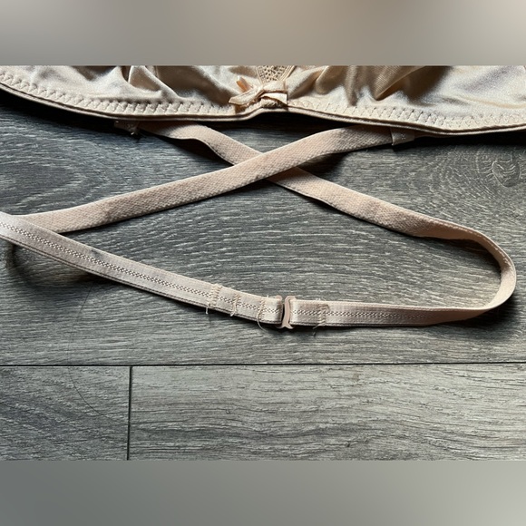 Vintage Warner’s Any Which Way Wire Free Cream Triangle Wrap Bralette 36 A B C - Picture 7 of 13